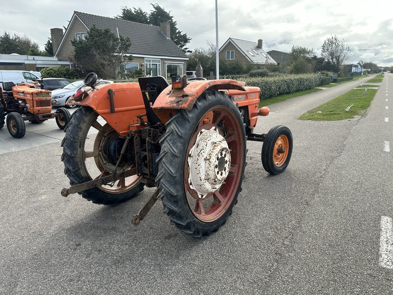 Tracteur agricole Fiat 640