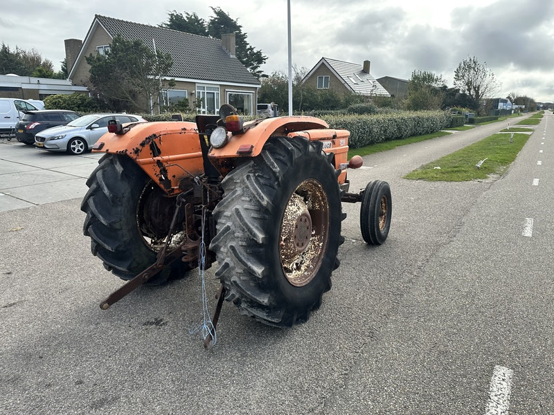 Tracteur agricole Fiat 640