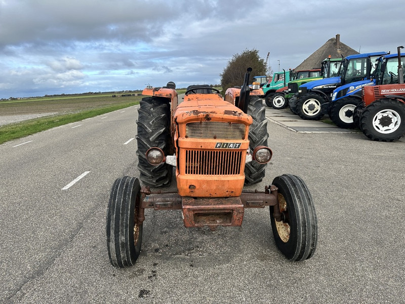 Tracteur agricole Fiat 640