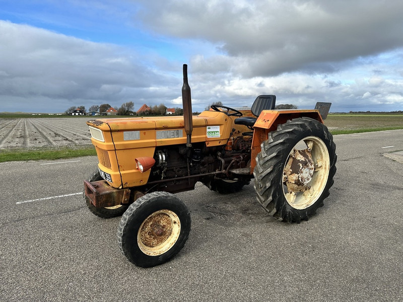 Tracteur agricole Fiat 640