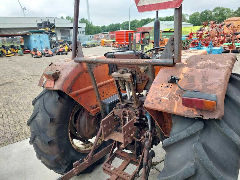 Tracteur agricole Fiat 640/8
