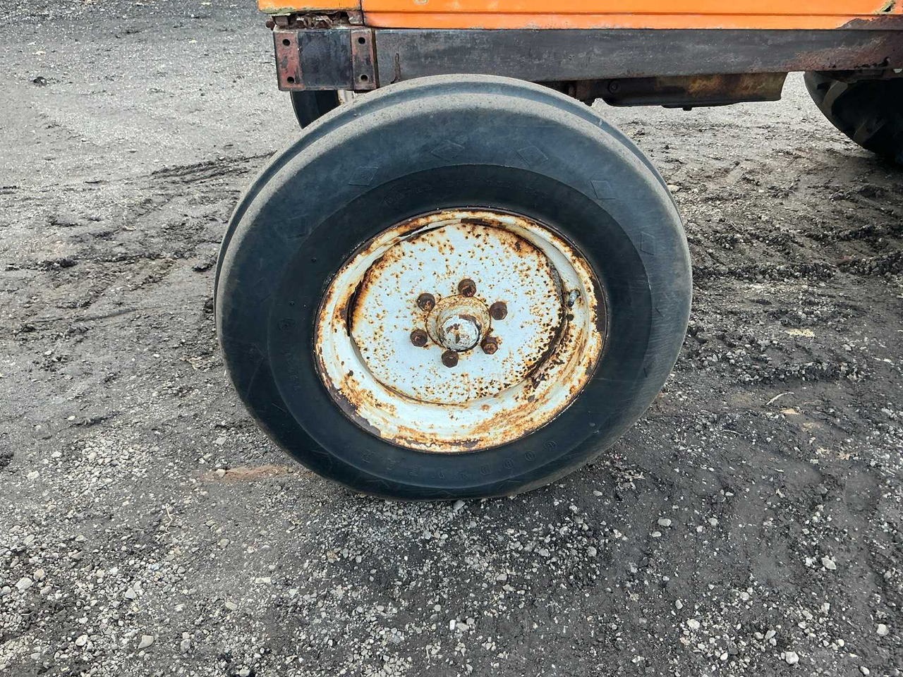 Tracteur agricole Fiat 780/8