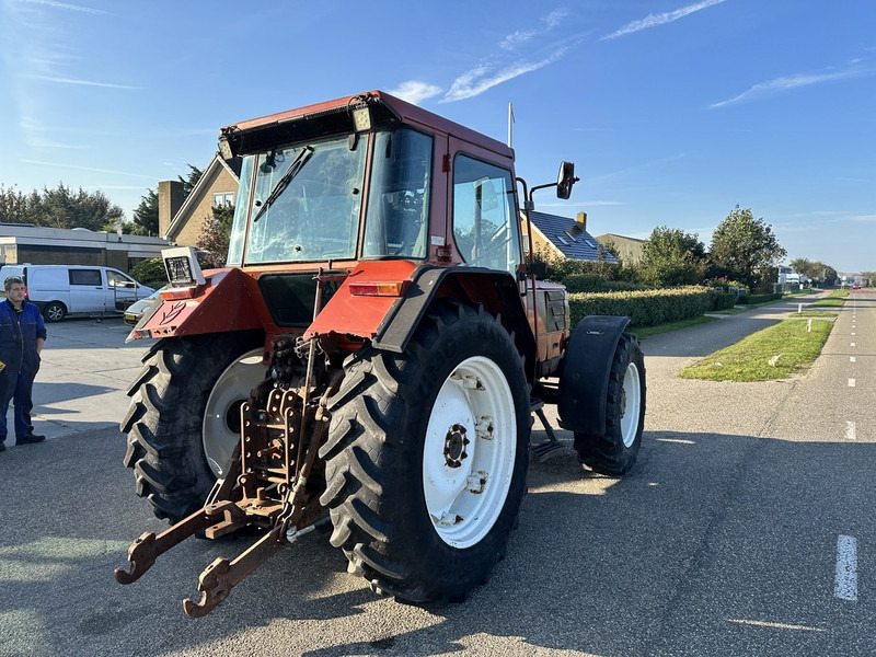 Tracteur agricole Fiat F100