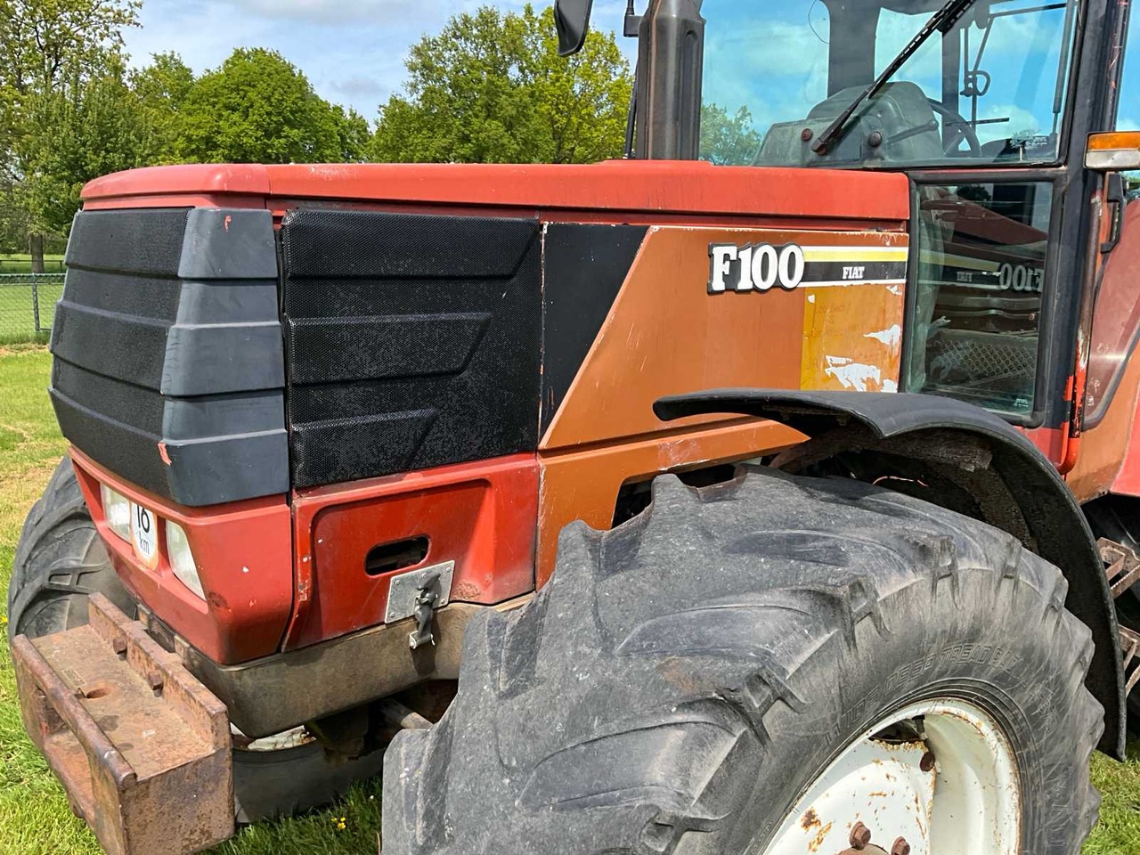 Tracteur agricole Fiat F100 DT