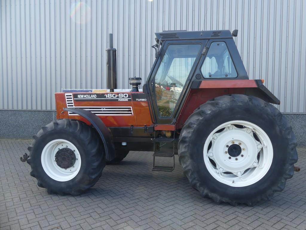 Tracteur agricole Fiat New Holland 180-90 4WD