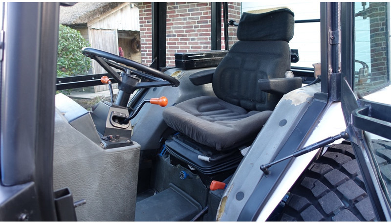 Tracteur agricole Ford 1920 4x4