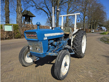 Tracteur agricole Ford 2000