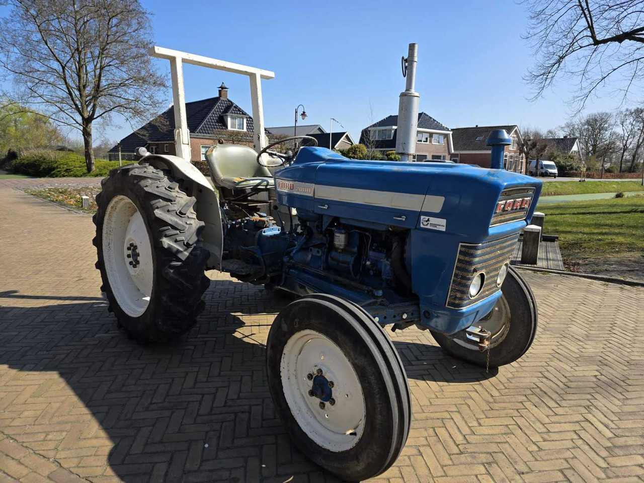 Tracteur agricole Ford 2000