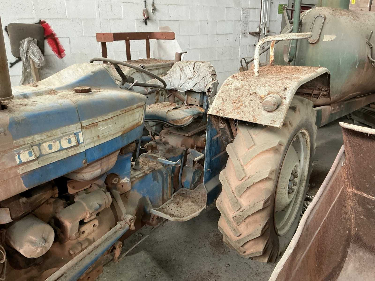 Tracteur agricole Ford 3000