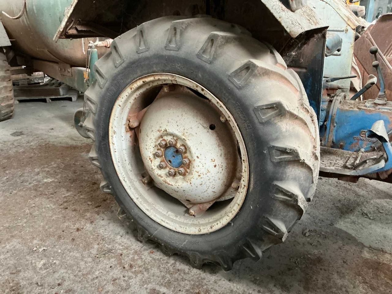 Tracteur agricole Ford 3000