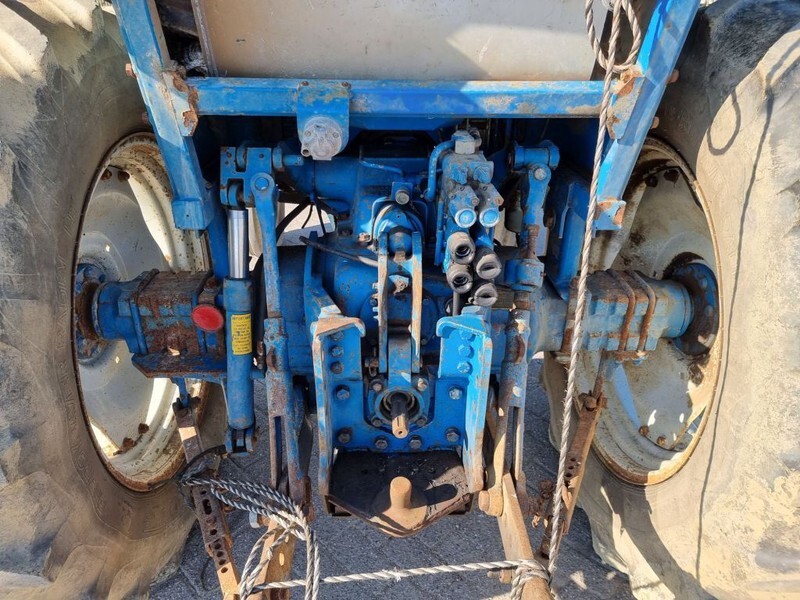 Tracteur agricole Ford 5610