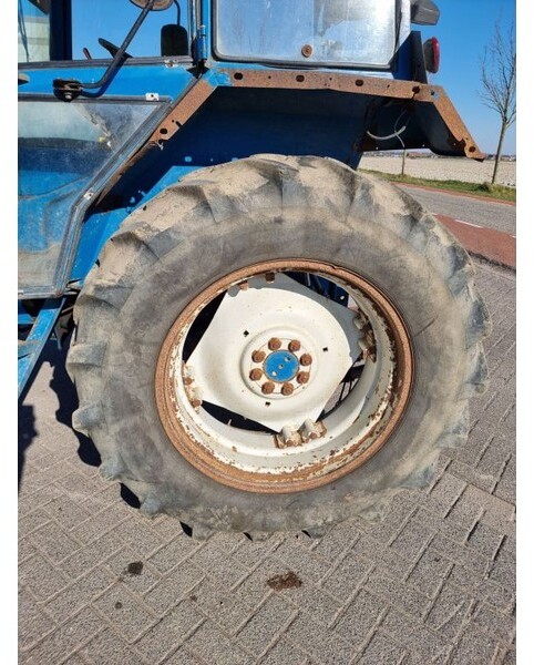 Tracteur agricole Ford 5610