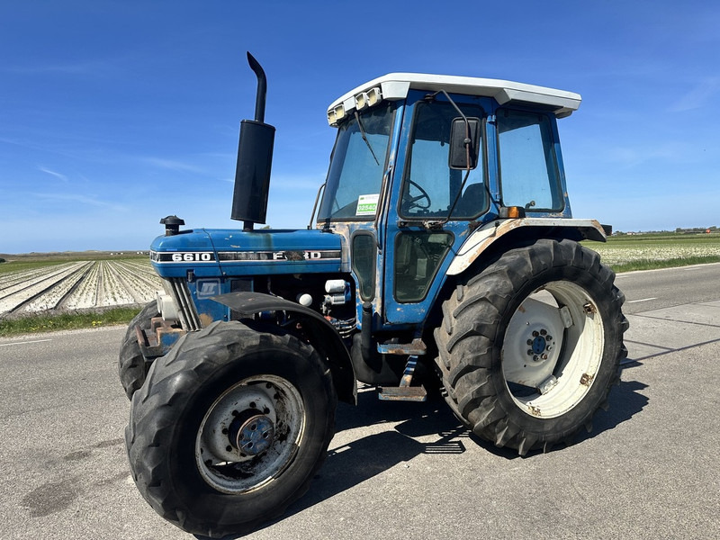 Tracteur agricole Ford 6610