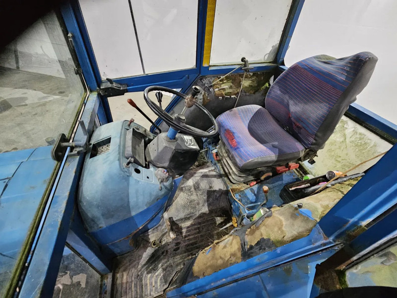 Tracteur agricole Ford 6610