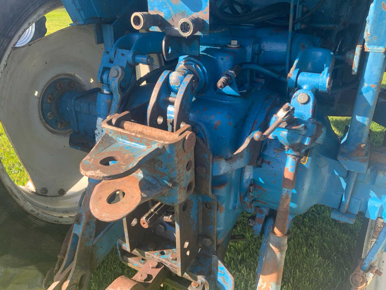 Tracteur agricole Ford 7700
