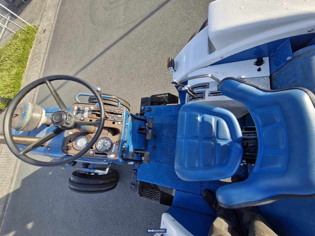 Tracteur agricole Ford 8600