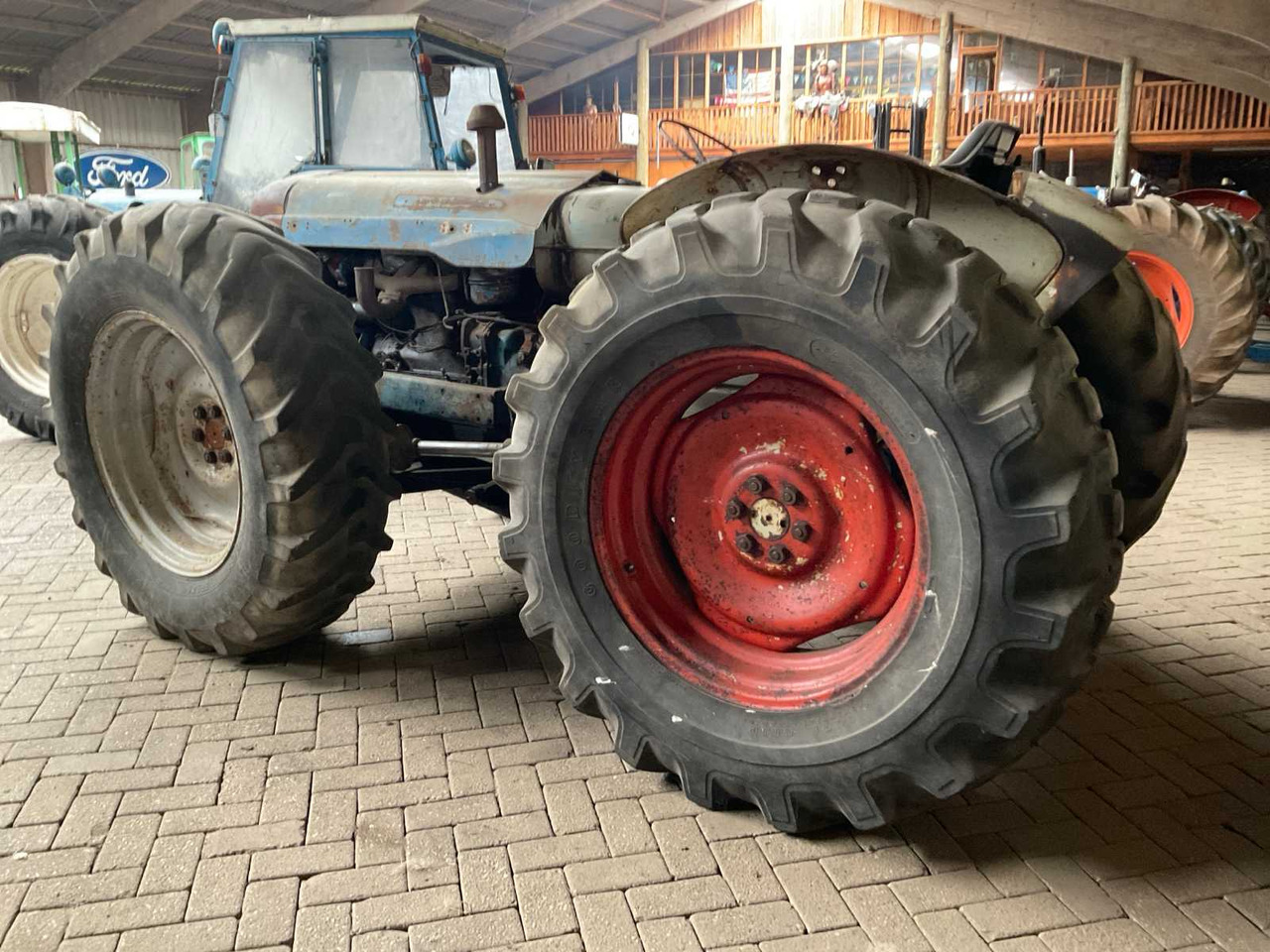 Tracteur agricole Fordson Major County Super 4