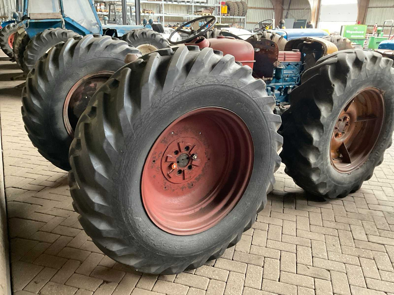 Tracteur agricole Fordson Major County Super 4
