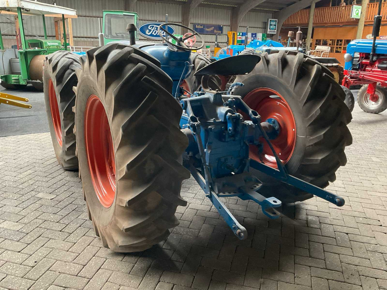 Tracteur agricole Fordson Major County Super 4