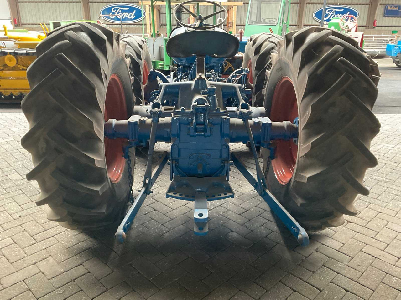 Tracteur agricole Fordson Major County Super 4