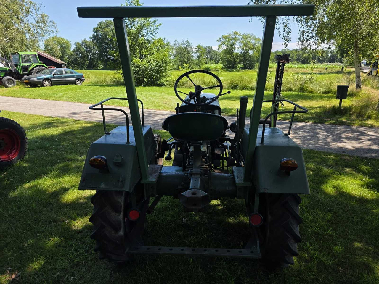 Tracteur agricole Guldner AZK8K