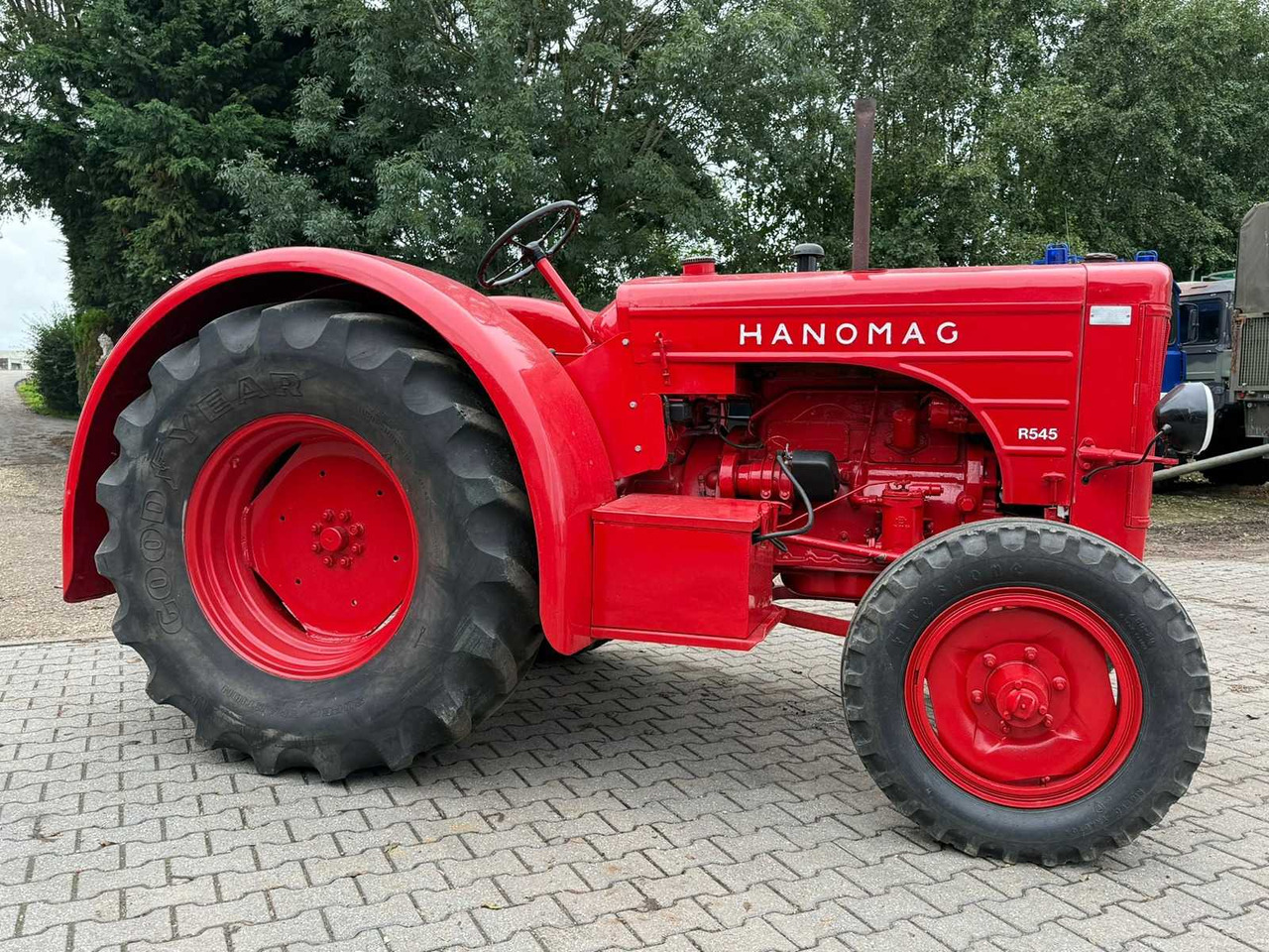 Tracteur agricole Hanomag R545