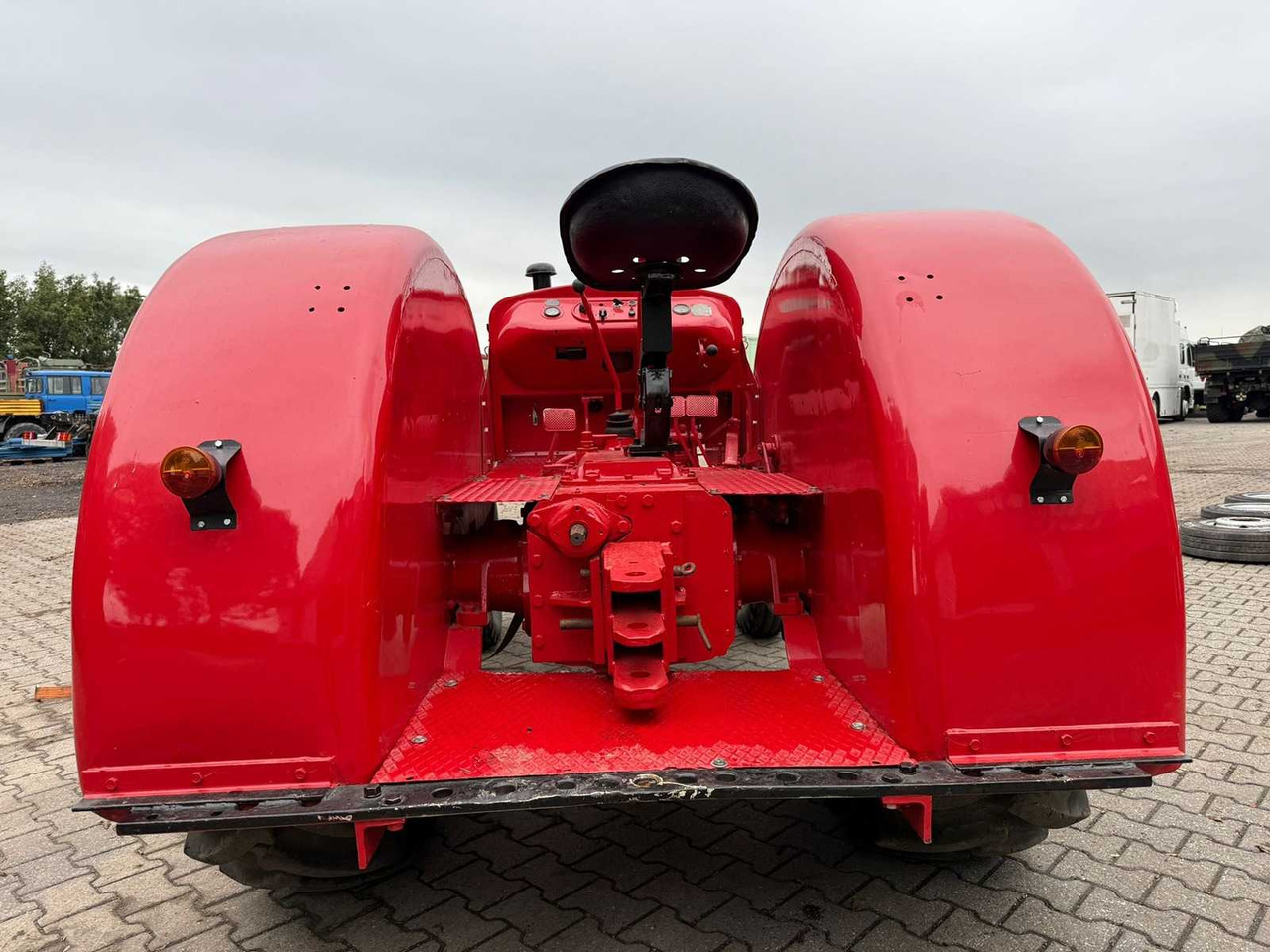 Tracteur agricole Hanomag R545