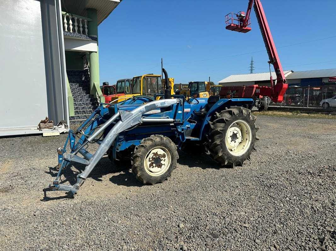 Tracteur agricole ISEKI 4-WHEEL DRIVE TRACTOR