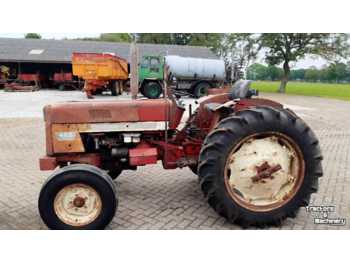 International 453 - Tracteur agricole