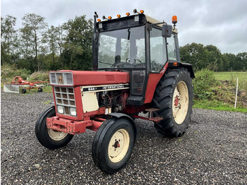 Tracteur agricole International 644