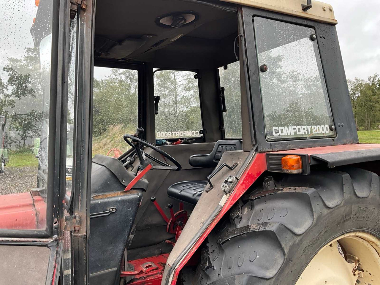 Tracteur agricole International 644