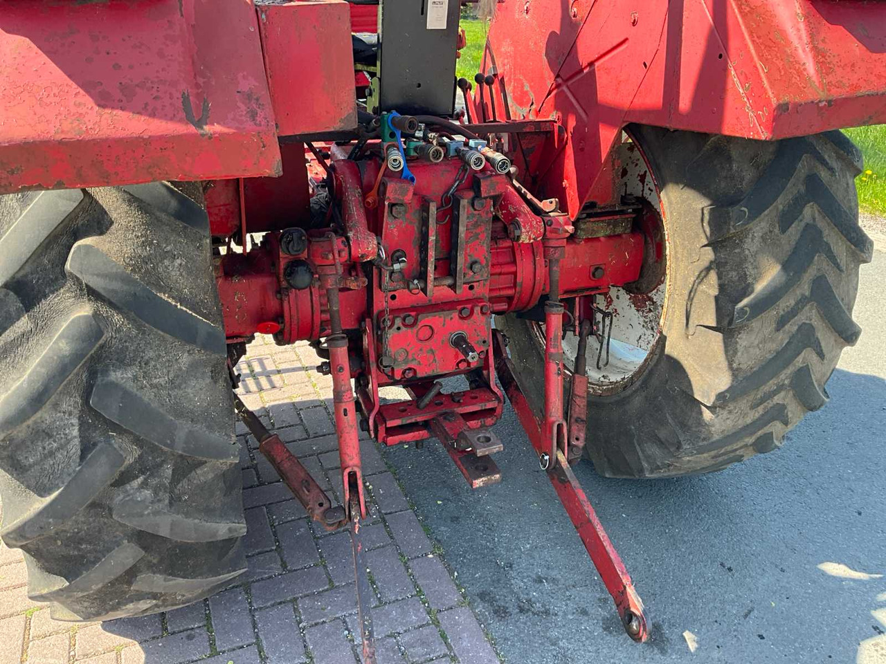 Tracteur agricole International 644