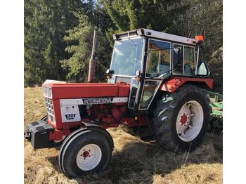 International 844  - Tracteur agricole