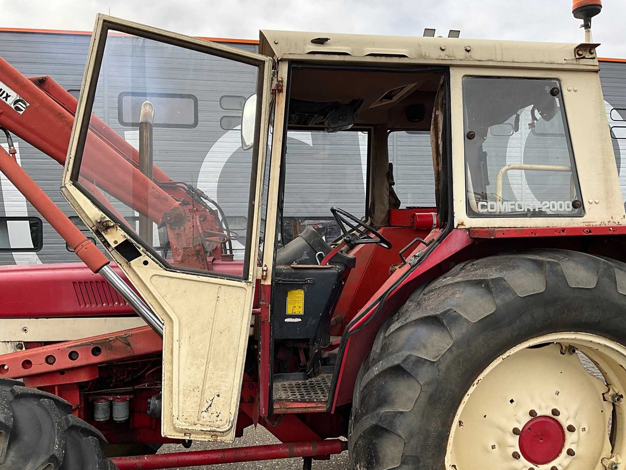 Tracteur agricole International 844AS