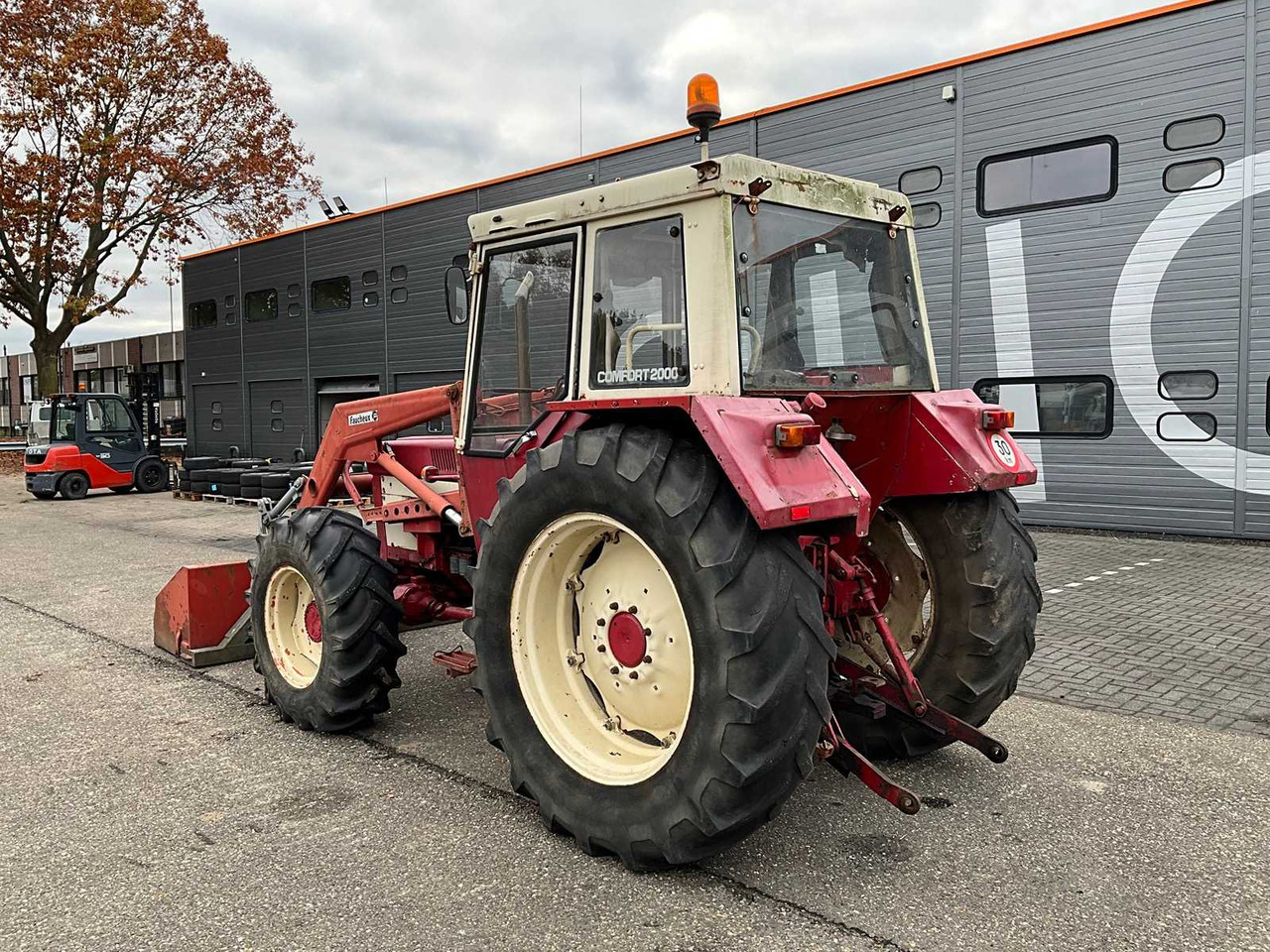 Tracteur agricole International 844AS