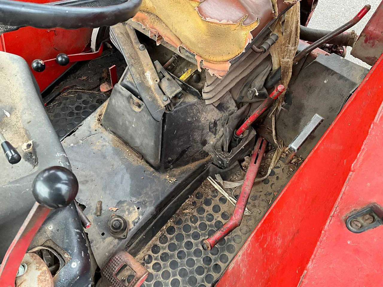 Tracteur agricole International 844AS