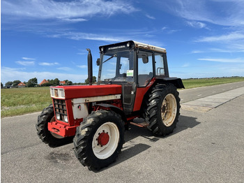 Tracteur agricole International 845