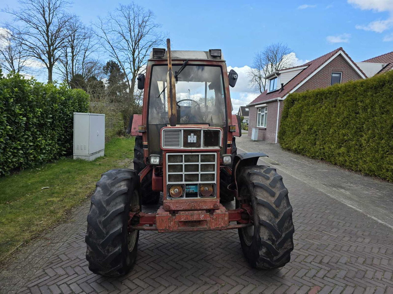 Tracteur agricole International 845 XL