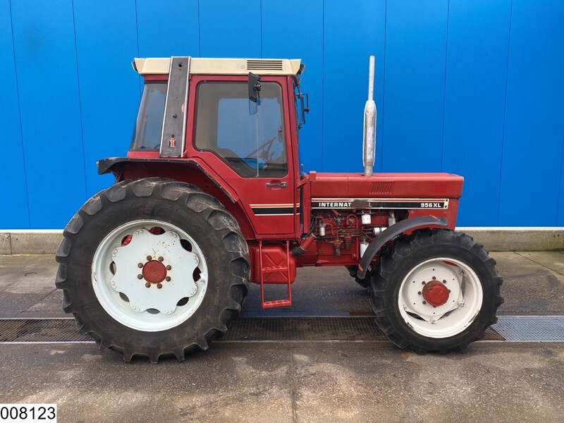 Tracteur agricole International 956XL 4x4