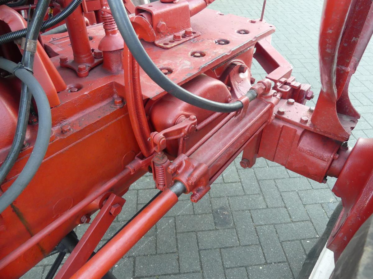 Tracteur agricole International Farmall H