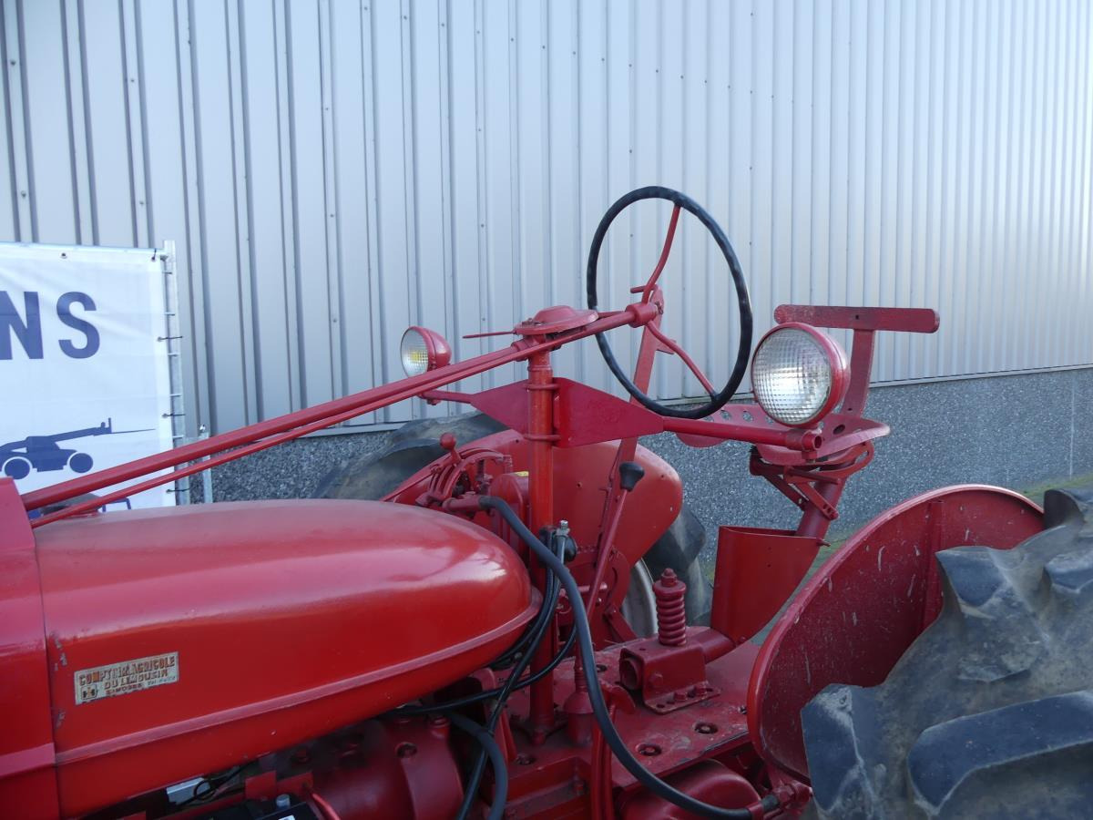 Tracteur agricole International Farmall H