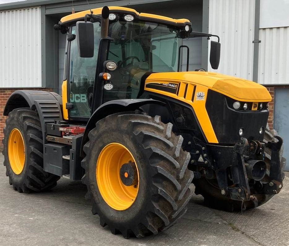 Tracteur agricole JCB 4220 Fastrac