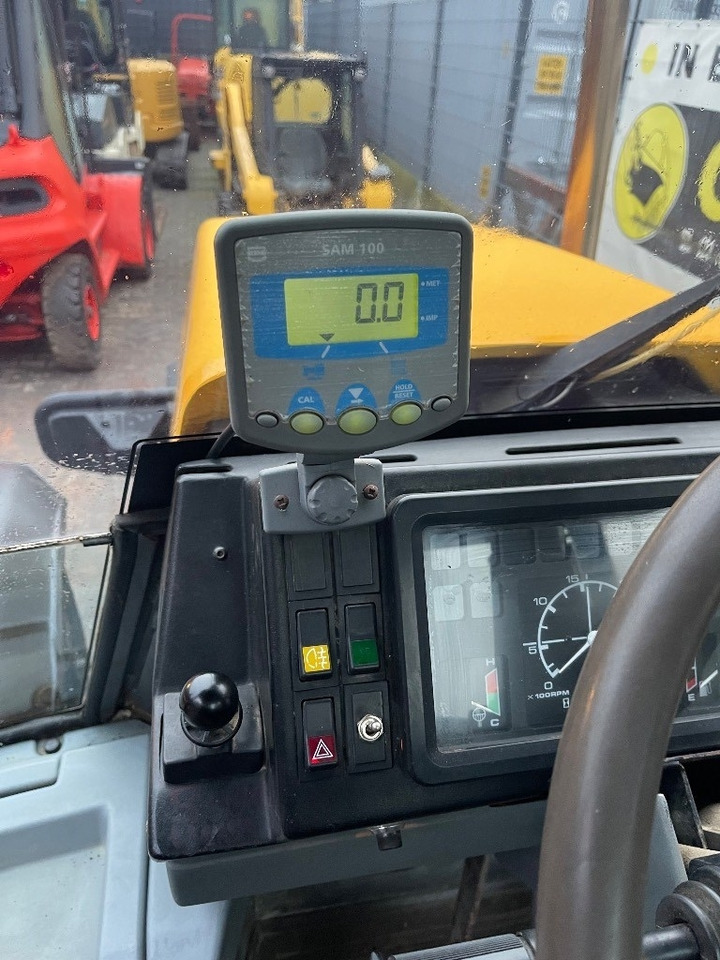 Tracteur agricole JCB Fastrac 125