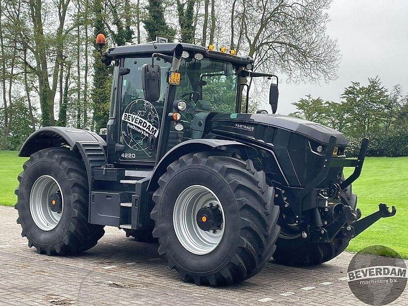 Tracteur agricole JCB Fasttrac 4220