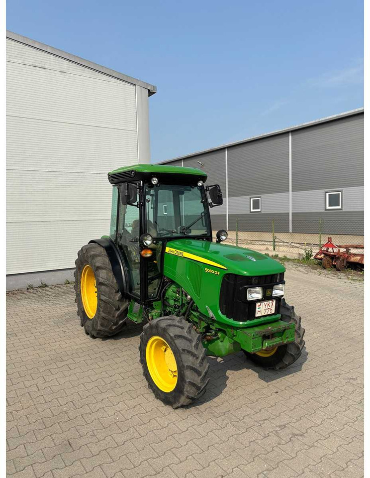 Tracteur agricole JOHN DEERE 5080GF TRAKTOR