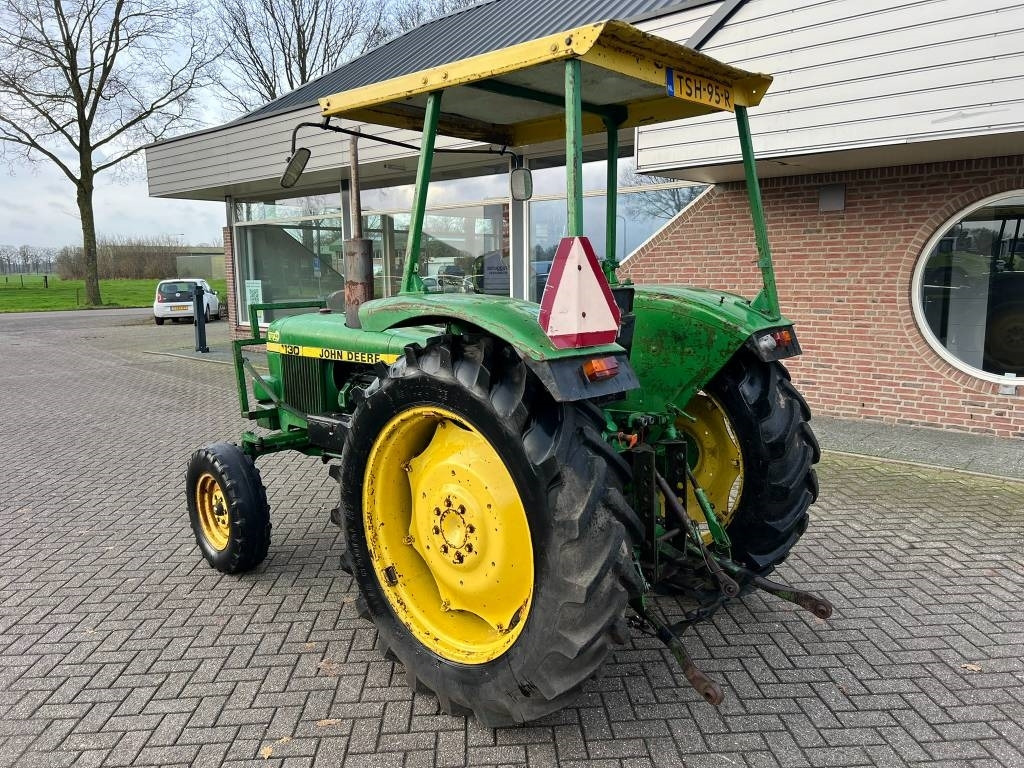 Tracteur agricole John Deere 1130