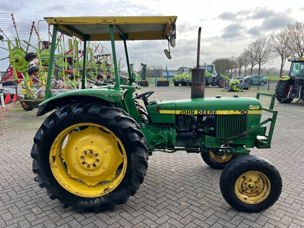 Tracteur agricole John Deere 1130