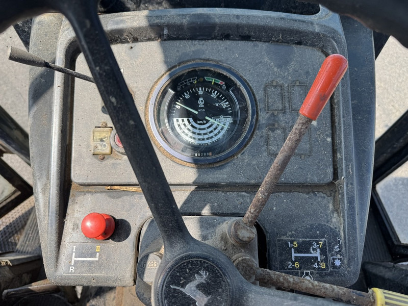 Tracteur agricole John Deere 1140