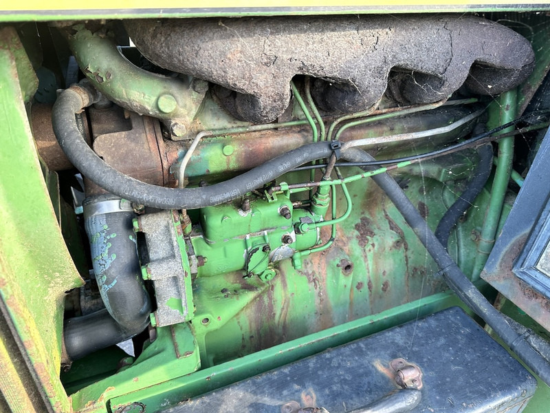 Tracteur agricole John Deere 2030