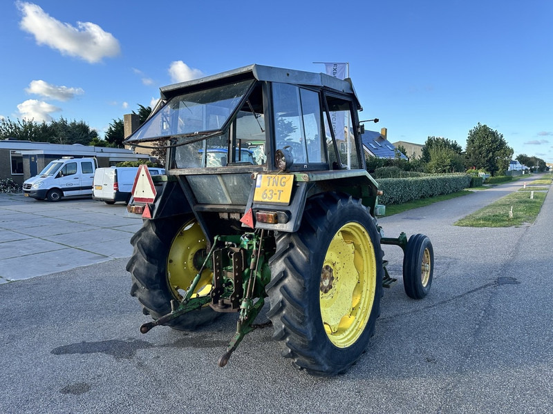 Tracteur agricole John Deere 2030